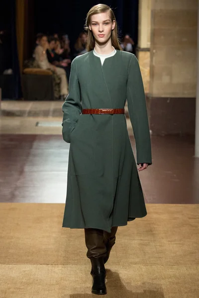 Look 11